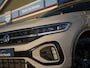 Volkswagen T-Roc 1.5 TSI R-Line Black Style Edition | Pano | Navi | App-connect | LED Plus | 19" LMV Black | Nw.prijs € 55.660,-!