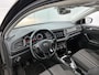 Volkswagen T-Roc 1.5 TSI Style | Adaptive cruise | Stuur & stoelverwarming | CarPlay | Camera | Trekhaak