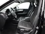 Volvo XC40 2.0 T4 Momentum Pro / Trekhaak / Stoel+stuurwielverwarming / CarPlay / Parkeercamera