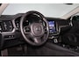 Volvo V60 T6 Recharge AWD Plus Dark - IntelliSafe Assist & Surround - 360º Camera - Harman/Kardon audio - Adaptieve LED koplampen - Verwarmde voorstoelen, stuur & achterbank - Parkeersensoren voor & achter - Elektr. bedienb. voorstoelen met geheugen - Extra getint glas - Elektr. inklapbare trekhaak - 18' LMV