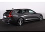 Volvo V60 T6 Recharge AWD Plus Dark - IntelliSafe Assist & Surround - 360º Camera - Harman/Kardon audio - Adaptieve LED koplampen - Verwarmde voorstoelen, stuur & achterbank - Parkeersensoren voor & achter - Elektr. bedienb. voorstoelen met geheugen - Extra getint glas - Elektr. inklapbare trekhaak - 18' LMV