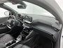 Peugeot 208 1.2 GT-Line 100pk Automaat | Elektrische Bestuurdersstoel | Stoelmassage | Leder | Navigatie | Climate Control | Cruise Control | Camera | Stoelverwarming | Apple Carplay/Android Auto | 17"LMV | LED |