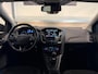 Ford Focus 1.0 Titanium Cruise Control, Achteruitrijcamera, Bluetooth, Parkeersensoren Rondom, Stoelverwarming, Navigatie, Airco