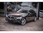 BMW 3-Serie 330e Edition Luxury Line Purity High Executive Lane Assist|Dealer OH|Grootscherm Navi|LED|Cam|Ambianceverlichting|
