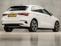 Audi A3 Sportback 40 TFSI e Sport 204Pk Automaat (APPLE CARPLAY, CLIMATE, STOELVERWARMING, GETINT GLAS, SPORTSTOELEN, PARKEERSENSOREN, ZWART HEMEL, 18'' LM VELGEN, CRUISE, NIEUWSTAAT)