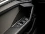 Audi A3 Sportback 40 TFSI e Sport 204Pk Automaat (APPLE CARPLAY, CLIMATE, STOELVERWARMING, GETINT GLAS, SPORTSTOELEN, PARKEERSENSOREN, ZWART HEMEL, 18'' LM VELGEN, CRUISE, NIEUWSTAAT)