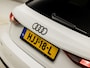 Audi A3 Sportback 40 TFSI e Sport 204Pk Automaat (APPLE CARPLAY, CLIMATE, STOELVERWARMING, GETINT GLAS, SPORTSTOELEN, PARKEERSENSOREN, ZWART HEMEL, 18'' LM VELGEN, CRUISE, NIEUWSTAAT)