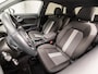 Audi A3 Sportback 40 TFSI e Sport 204Pk Automaat (APPLE CARPLAY, CLIMATE, STOELVERWARMING, GETINT GLAS, SPORTSTOELEN, PARKEERSENSOREN, ZWART HEMEL, 18'' LM VELGEN, CRUISE, NIEUWSTAAT)