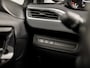 Peugeot 208 1.2 PureTech Allure Sport (PANORAMADAK, APPLE CARPLAY, NAVIGATIE, CLIMATE, GETINT GLAS, SPORTSTOELEN, CRUISE, LM VELGEN, NIEUWE APK, NIEUWSTAAT)
