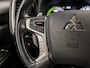 Mitsubishi Outlander 2.4 PHEV Intense 225Pk Automaat (GROOT NAVI, LEDER/ALCANTARA, CAMERA, STOELVERWARMING, SPORTSTOELEN, GETINT GLAS, CRUISE, KEYLESS, ELEK ACHTERKLEP, NIEUWSTAAT)