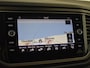 Volkswagen T-Roc 1.0 TSI Style 115pk | Trekhaak | Adaptief cruise control | Navigatie | App connect | Privacy glass | Parkeersensoren v+a | 16"LMV