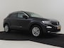Volkswagen T-Roc 1.0 TSI Style 115pk | Trekhaak | Adaptief cruise control | Navigatie | App connect | Privacy glass | Parkeersensoren v+a | 16"LMV