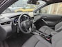 Toyota Corolla Cross 2.0 High Power Hybrid First Edition ALL-SEASON STOELVERW PARK-SENSOREN BLIND-SPOT KEYLESS 18"LM-VELGEN ELEK-ACHTERKLEP APPLE/ANDROID DRAADLOOS-LADEN