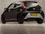 Toyota Aygo 1.0 VVT-i x-play Sport GROOT NAVI, CAMERA, CRUISE, SPORTSTOELEN, XENON, BLUETOOTH, NIEUWSTAAT)