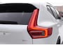 Volvo XC40 B4 211PK Automaat Plus Dark / Navigatie / Adaptive Cruise / Harman Kardon / Stuur- & Stoelverwarming / Elektrische achterklep / Achteruitrijcamera / Elektrische stoelverst. met geheugen / Extra getint glas / Microtech/Nubuck