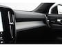 Volvo XC40 B4 211PK Automaat Plus Dark / Navigatie / Adaptive Cruise / Harman Kardon / Stuur- & Stoelverwarming / Elektrische achterklep / Achteruitrijcamera / Elektrische stoelverst. met geheugen / Extra getint glas / Microtech/Nubuck