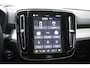 Volvo XC40 B4 211PK Automaat Plus Dark / Extra getint glas / Microtech/Nubuck / Camera achter