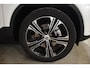 Volvo XC40 B4 211PK Automaat Plus Dark / Extra getint glas / Microtech/Nubuck / Camera achter