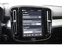 Volvo XC40 B4 211PK Automaat Plus Dark / Extra getint glas / Microtech/Nubuck / Camera achter