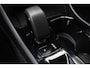 Volvo XC40 B4 211PK Automaat Plus Dark / Navigatie / Adaptive Cruise / Harman Kardon / Stuur- & Stoelverwarming / Elektrische achterklep / Achteruitrijcamera / Elektrische stoelverst. met geheugen / Extra getint glas / Microtech/Nubuck