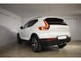Volvo XC40 B4 211PK Automaat Plus Dark / Extra getint glas / Microtech/Nubuck / Camera achter