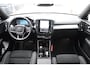 Volvo XC40 B4 211PK Automaat Plus Dark / Extra getint glas / Microtech/Nubuck / Camera achter