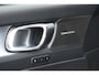Volvo XC40 B4 211PK Automaat Plus Dark / Extra getint glas / Microtech/Nubuck / Camera achter