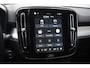 Volvo XC40 B4 211PK Automaat Plus Dark / Extra getint glas / Microtech/Nubuck / Camera achter