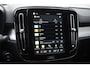 Volvo XC40 B4 211PK Automaat Plus Dark / Extra getint glas / Microtech/Nubuck / Camera achter