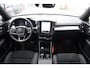 Volvo XC40 B4 211PK Automaat Plus Dark / Extra getint glas / Microtech/Nubuck / Camera achter