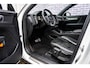 Volvo XC40 2.0 T4 R-Design | Trekhaak | Panorama dak | Adaptieve cruise control | Parkeercamera | Stoelverwarming |