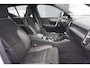 Volvo XC40 2.0 T4 R-Design | Trekhaak | Panorama dak | Adaptieve cruise control | Parkeercamera | Stoelverwarming |
