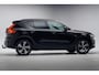 Volvo XC40 P8 Recharge AWD R-Design 78kWh 3-Fase [ Harman/Kardon Stuur-&Stoelverwarming Navi Camera Apple/Android ]