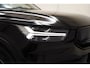 Volvo XC40 P8 Recharge AWD R-Design 78kWh 3-Fase [ Harman/Kardon Stuur-&Stoelverwarming Navi Camera Apple/Android ]