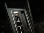 Volkswagen Golf 1.5 eTSI DSG Life Business Alcantara Camera Stoelverwarming Navigatie