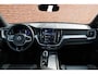 Volvo XC60 T6 Plug-in hybrid AWD Plus Black Edition | Actieve Luchtvering  | Premium audio by Harman Kardon  | 360 graden camera | Panoramadak met schuif-/kantelfunctie | Verwarmbare voorstoelen, achterbank en stuurwiel | 21 inch Lichtmetalen velgen |