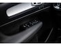 Volvo XC40 1.5 T4 Plug-in hybrid Plus Dark | Trekhaak | Stoel en Stuurverwarming | Harman Kardon | 19" Velgen | LED mistlampen |