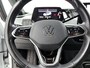 Volkswagen ID.3 First Plus 58 kWh | 204 PK | SoH 90% | Automaat | Achteruitrijcamera |  Apple Carplay/Android Auto | Navigatie Full Map | Cruise Control Adaptief Met Stop&Go | Lichtmetalen Velgen 19" | Stuur Verwarming | Stoel Verwarming |