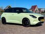 Suzuki Swift 1.2 Black Style Edition Smart Hybrid | All Season Banden | Apple CarPlay | Camera | DAB+ | Stoelverwarming | PDC |LED