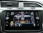 Volkswagen Tiguan 1.5 TSI R-Line Automaat - Trekhaak - Pano dak - Camera - Navigatie - ACC - LED