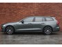Volvo V60 T6 Plug-in hybrid AWD Plus Dark | Trekhaak | 360 Graden Camera | Verwarmbare Voorstoelen | Adaptieve Cruise Control | Apple Carplay | All-Season Banden | Lederen Bekleding | Adaptieve Cruise Control