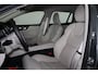 Volvo V60 T6 Recharge AWD Core - IntelliSafe Assist & Surround - 360º Camera - Harman/Kardon audio - Adaptieve LED koplampen - Verwarmde voorstoelen, stuur & achterbank - Parkeersensoren voor & achter - Elektr. bedienb. voorstoelen met geheugen - 19' LMV