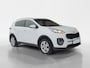 Kia Sportage 1.6 DynamicLine Edition | Trekhaak | Stoel en stuurverwarming | Navigatie | Camera | Climate control | Cruise control | Getinte ramen achter |