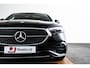 Mercedes-Benz E-klasse 300 e AMG Line Trekhaak - Panoramadak - Stoelverwarming - Burmester - Cruisecontrol met afstandsregeling - Sportstoelen - Warmtewerend/donkergetint glas -