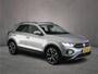 Volkswagen T-Roc Life Edition 1.0 TSI 115pk Adaptive cruise control, Achteruitrijcamera, App connect, LED koplampen, Navigatie, Parkeersensoren, Keyless entry, DAB, Radio, Airco