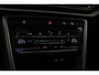 Volkswagen T-Roc Life Edition 1.0 TSI 115pk Adaptive cruise control, Achteruitrijcamera, App connect, LED koplampen, Navigatie, Parkeersensoren, Keyless entry, DAB, Radio, Airco