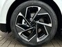 Lynk & Co 02 More 66 kWh | 445 km elektrisch bereik | Adaptive Cruise Control | Panoramadak | Harman Kardon Premium Audio Systeem | 360 graden camera | Dodehoekdetectie | Stoel/Stuurverwarming | Apple CarPlay/Android Auto | 20"LM-velgen | Elektrisch bedienbare voorstoelen met geheugenfunctie | Klimaat warmtepomp | Elektrisch bedienbare achterklep |