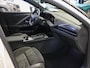 Opel Astra Ultimate Hybrid 136 pk Automaat | Parkeercamera voor/achter | Kantel/Schuifdak | Elektrische Stoelen | Apple Carplay/Android Auto | Stoel/stuurverwarming | Heads-up Display