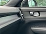 Volvo XC40 1.5 T2 R-Design Automaat / Camera achter / BLIS / Pilot assist / Nubuck bekleding / Carplay / Elek. bedienbare achterklep /