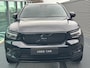 Volvo XC40 Recharge P8 AWD R-Design / Pano. dak / Trekhaak / Black Edition / Elek. verstelbare stoelen / Voorstoelen verwarmd / 360 camera / Harman Kardon / Leder / Keyless /